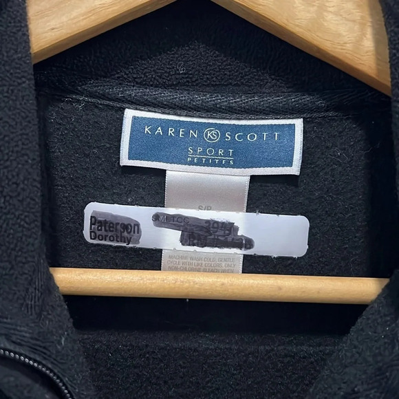 Karen Scott black fleece zip  up size small - Picture 6 of 10